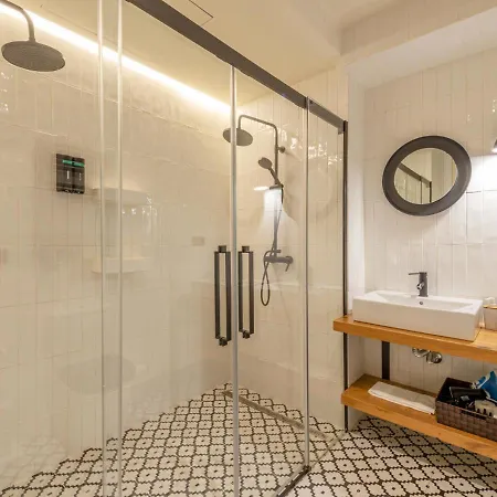 Metropolitan By Staynn