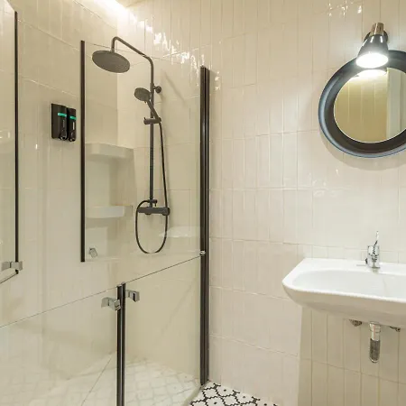 Metropolitan By Staynn *