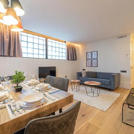 Metropolitan By Staynn *