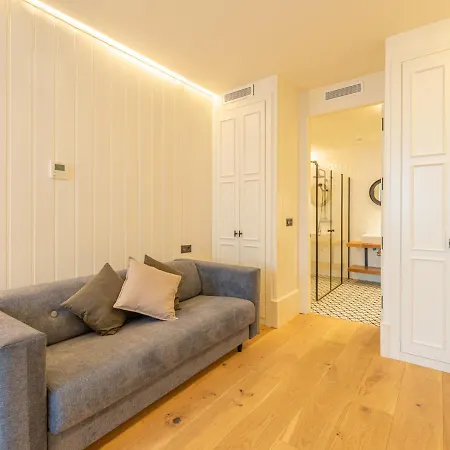 Metropolitan By Staynn *