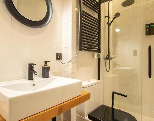 Metropolitan By Staynn