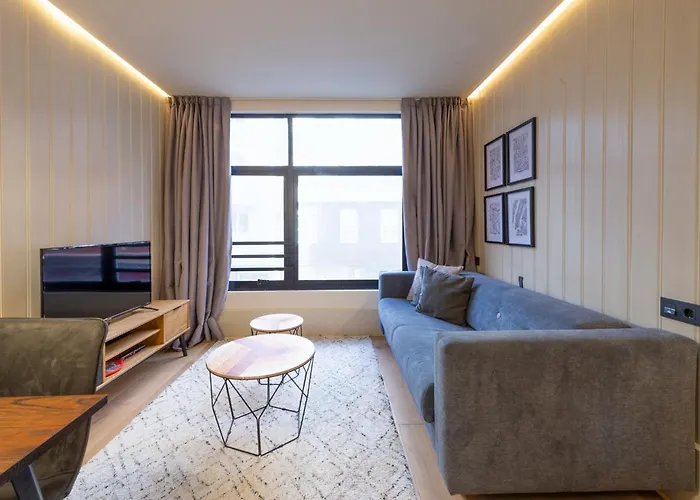 Metropolitan By Staynn