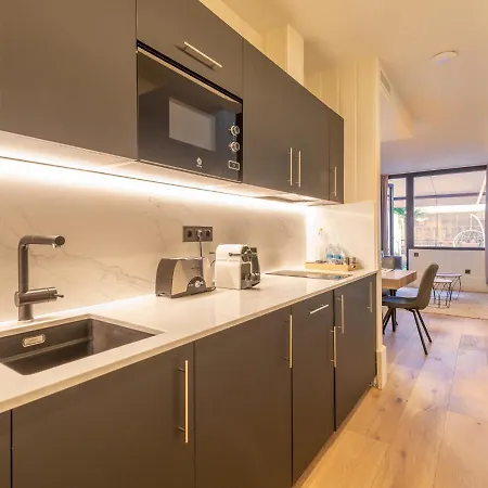 Metropolitan By Staynn Apartment