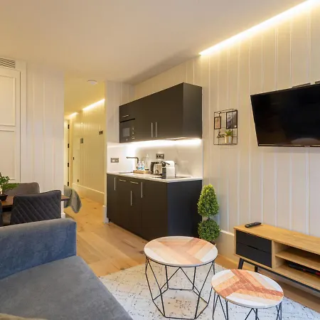 Metropolitan By Staynn Apartment