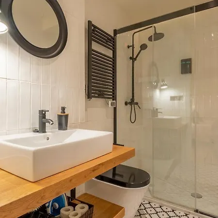 Metropolitan By Staynn Apartment *