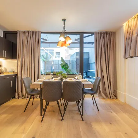 Metropolitan By Staynn Apartment